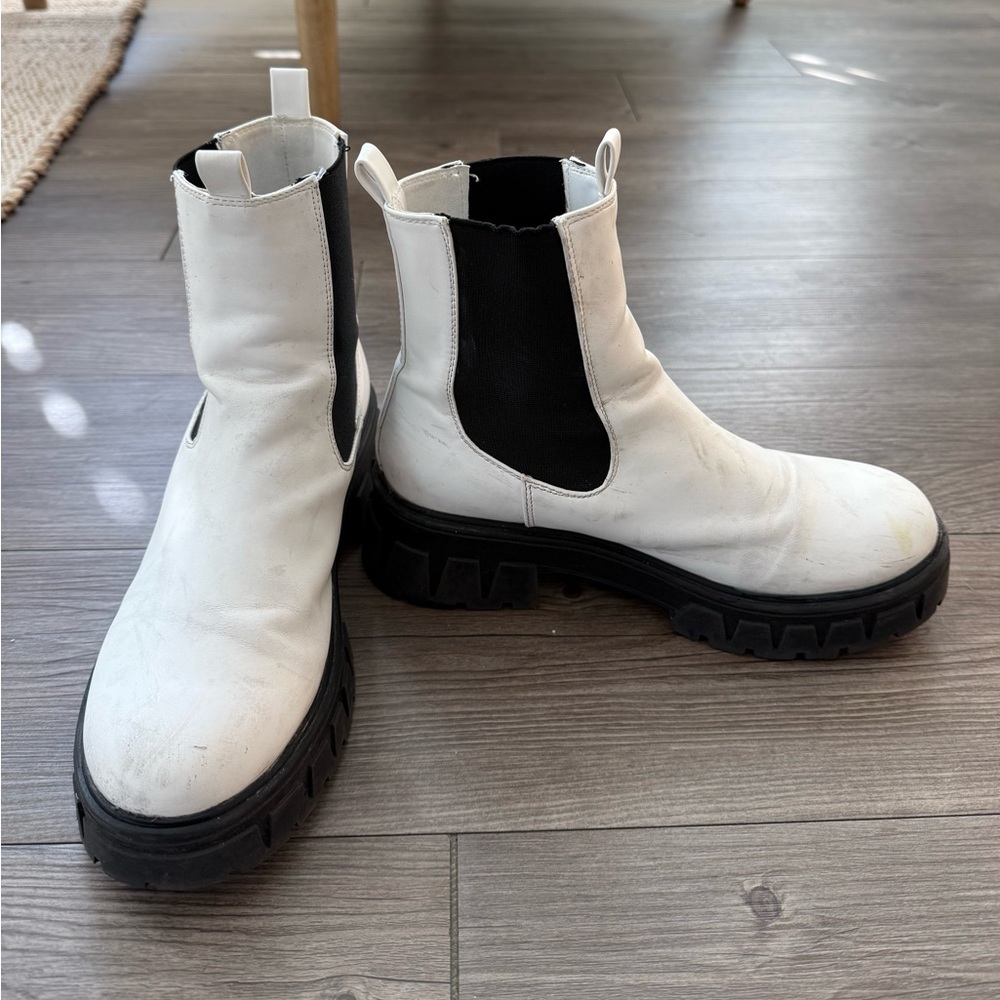 Forever 21 White Chelsea Boots